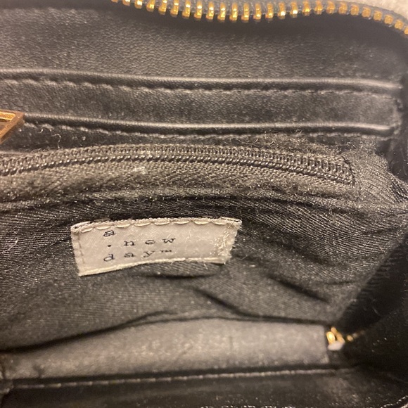 NWOT “A New Day” Small Wallet/Change Purse - Picture 2 of 4